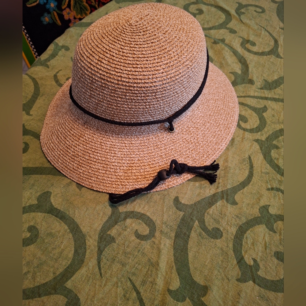 NEW Stylish Tan Sun Hat with Black Band LVAIS